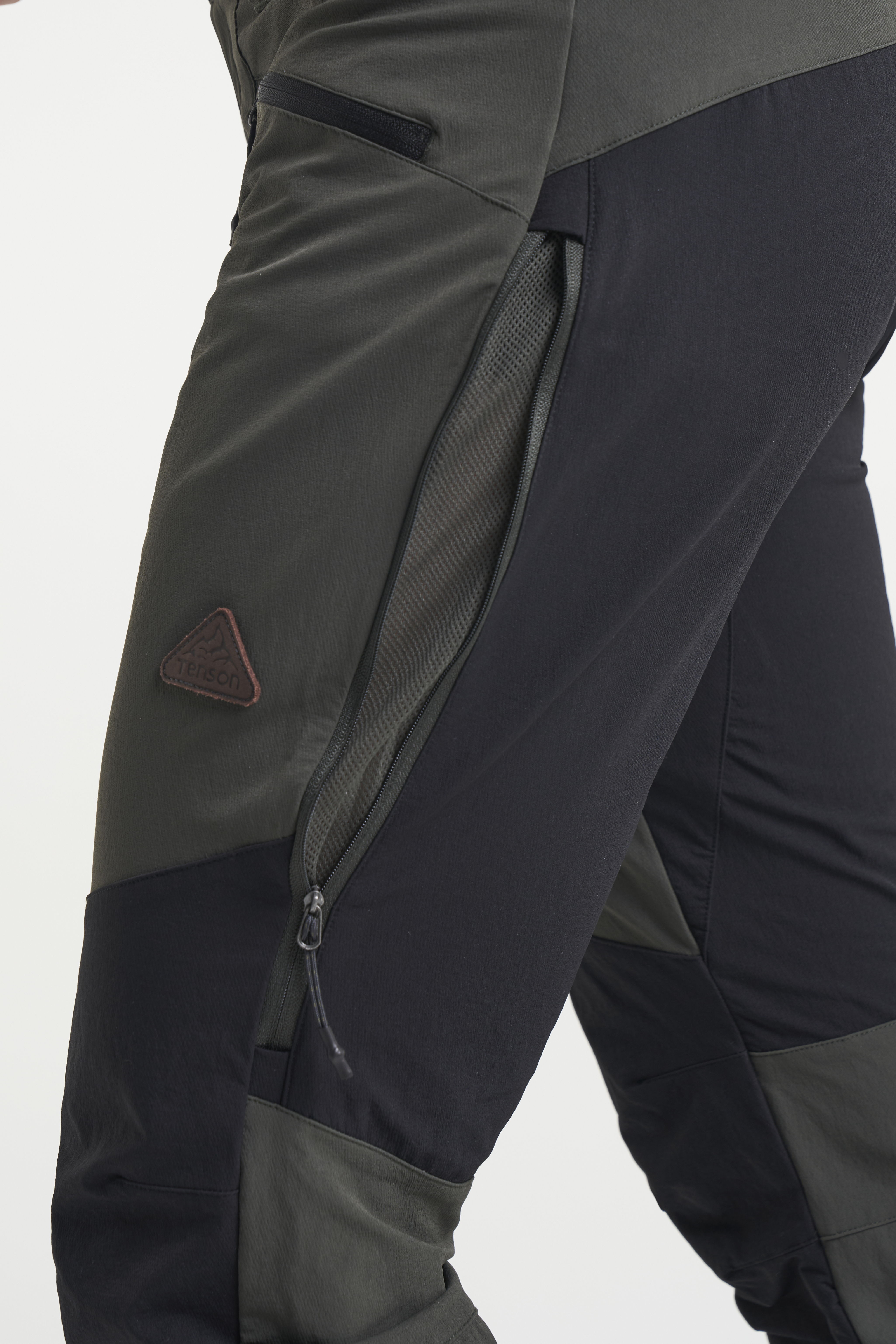 Forclaz Women's Mountain Trekking Trousers - Trek 500 - Khaki (UK 10 - EU40  (L31)) : Amazon.in: Clothing & Accessories