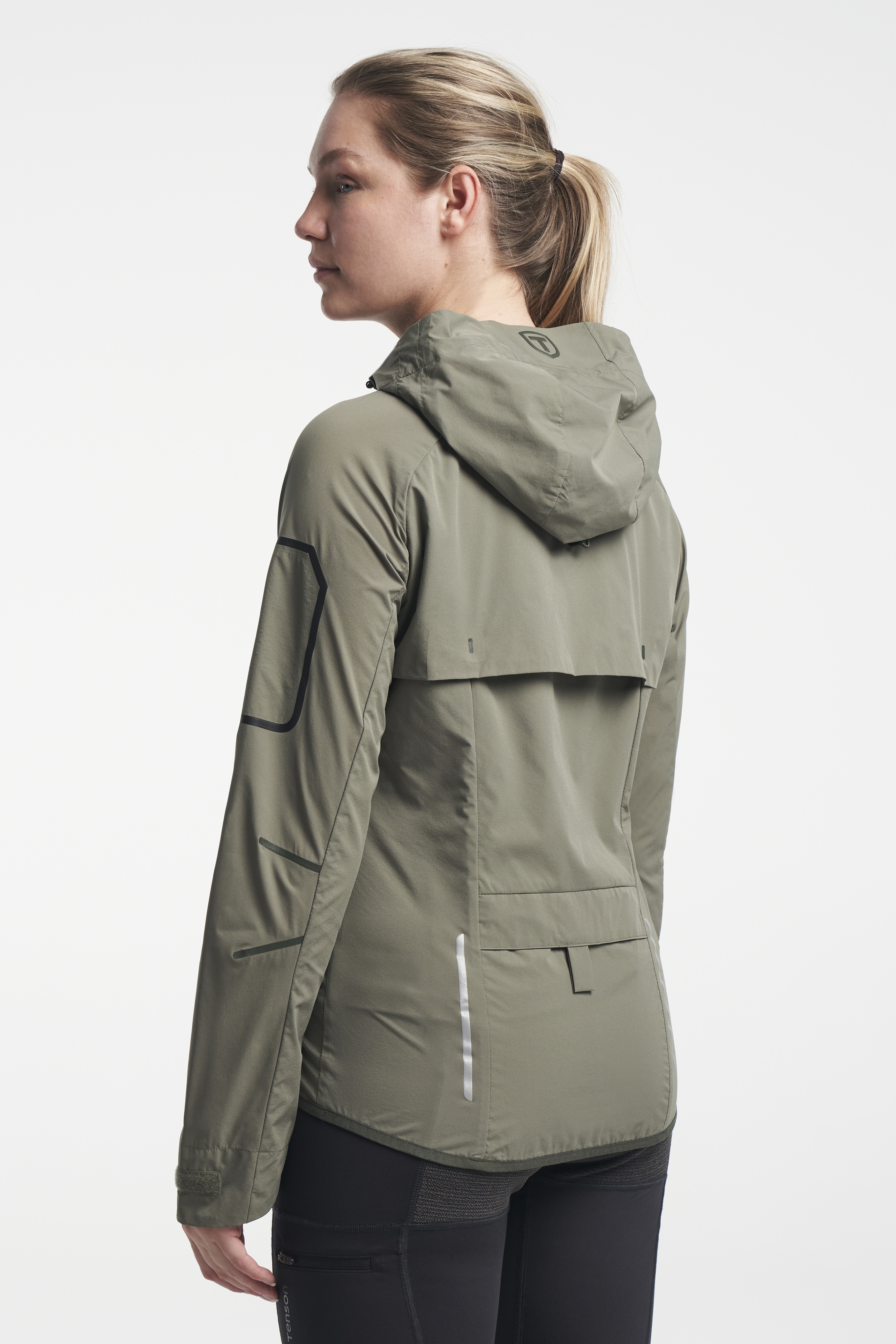 Nike zonal outlet aeroshield jacket ladies