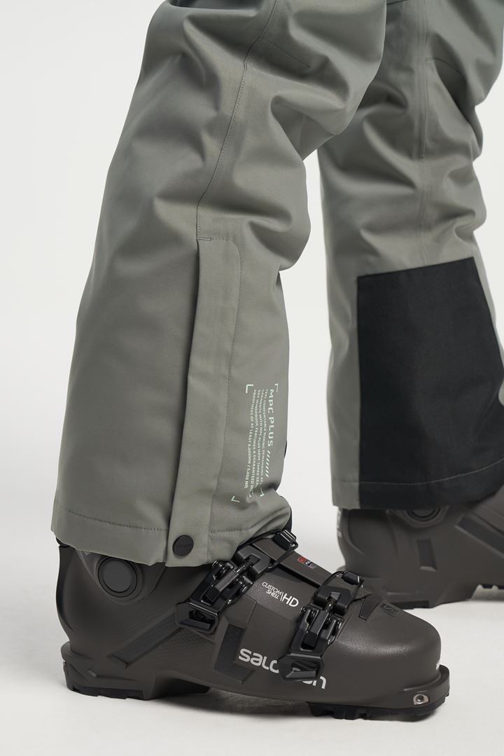 Core Ski Pants - Skidbyxor med avtagbara hängslen för dam - Grey Green