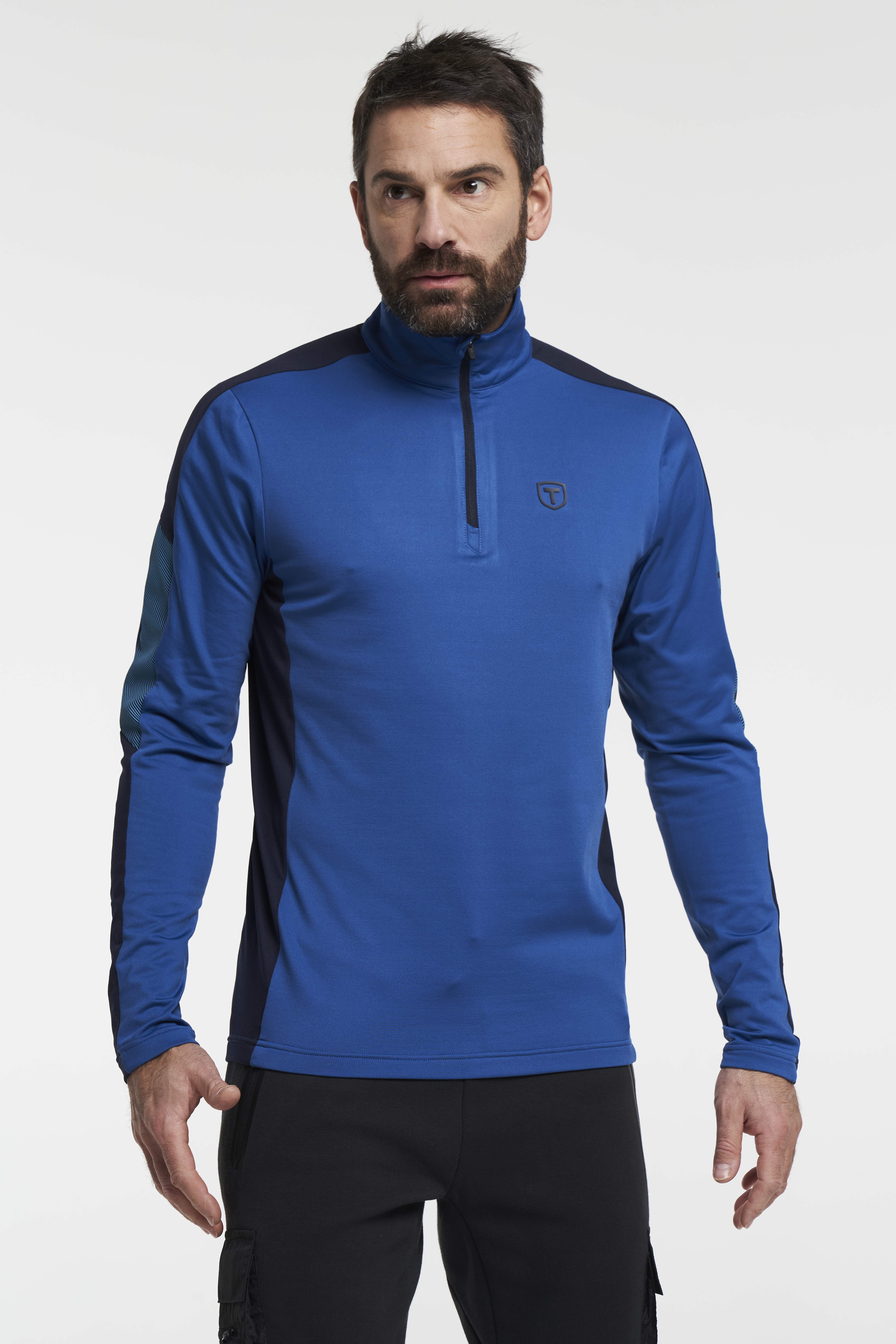 Half zip base outlet layer