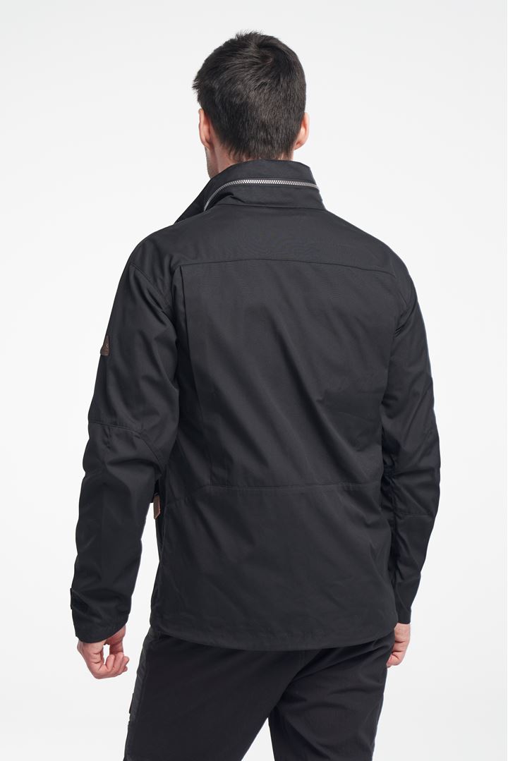Mount Robson Jacket - Jacket with multiple pockets - Black