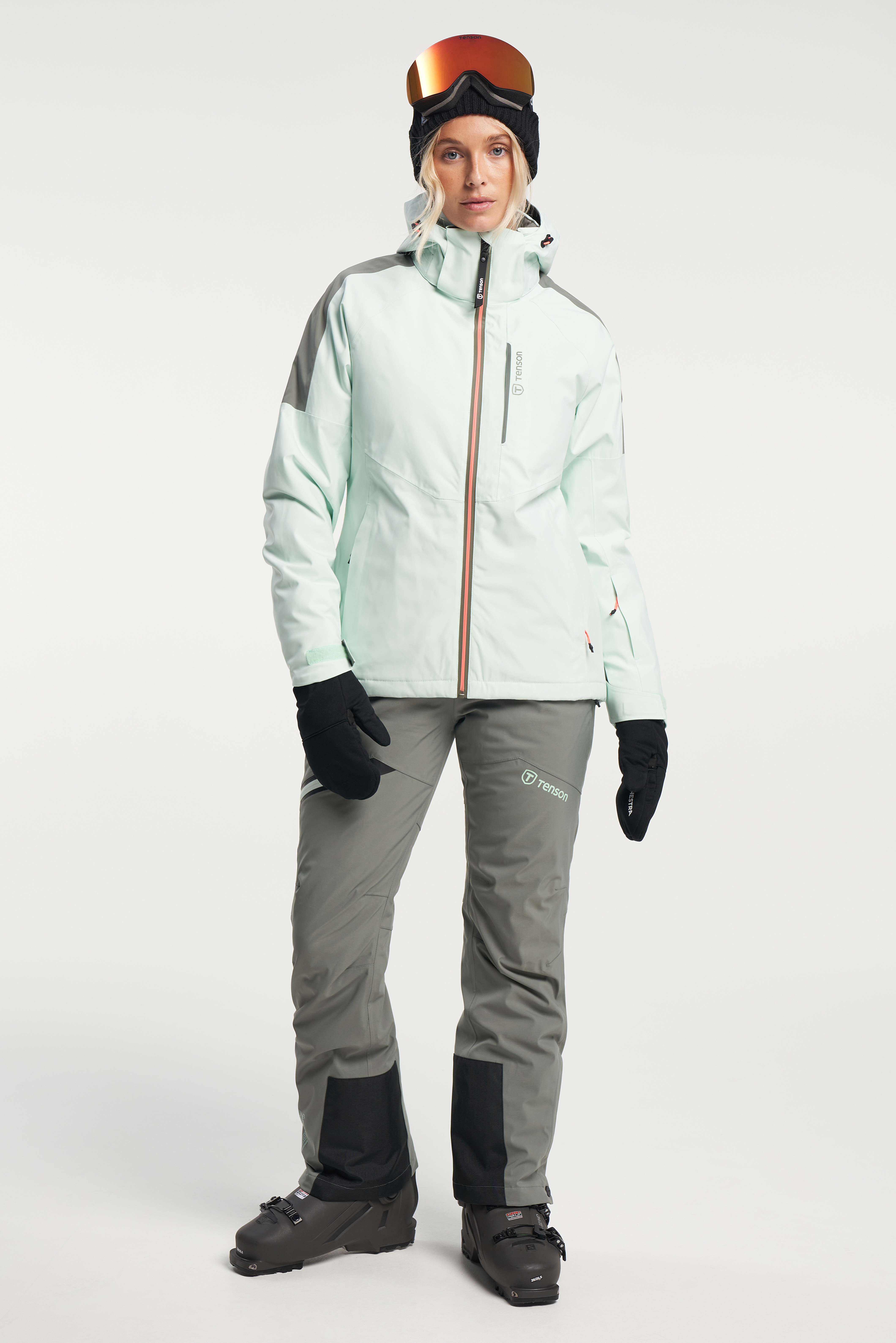 Light clearance ski jacket