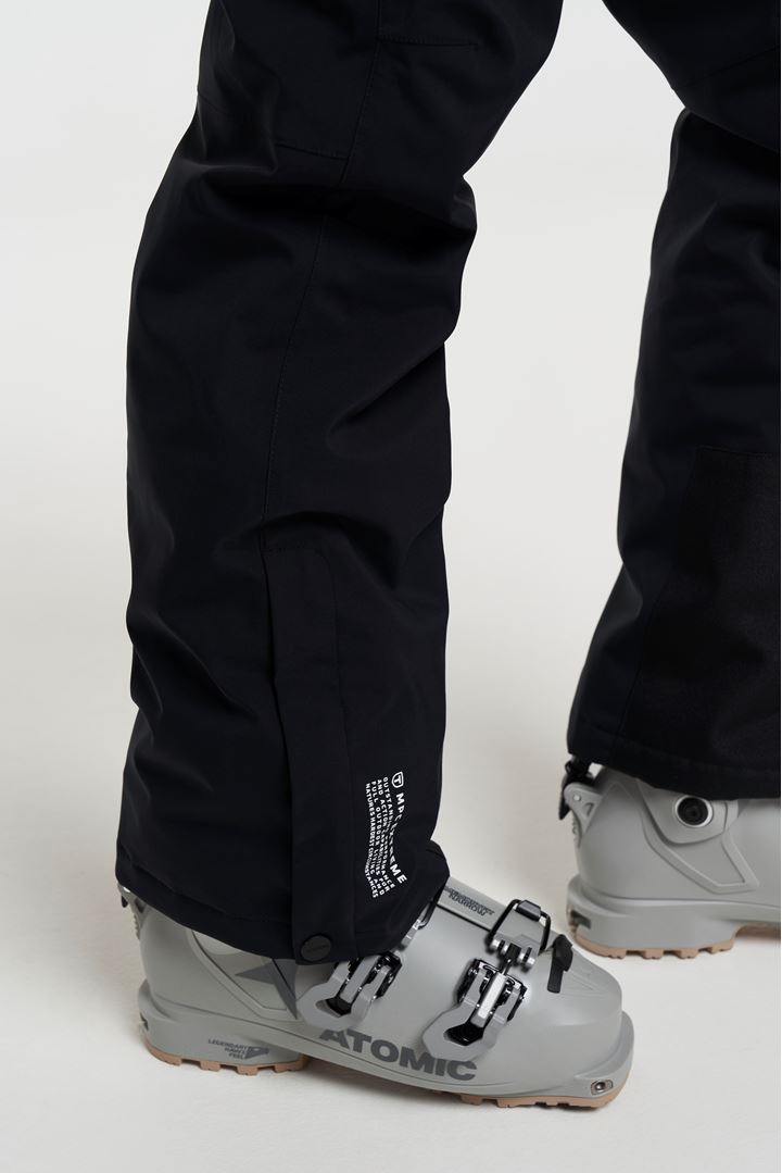 Core Ski Pants - Skidbyxor med avtagbara hängslen för dam - Black